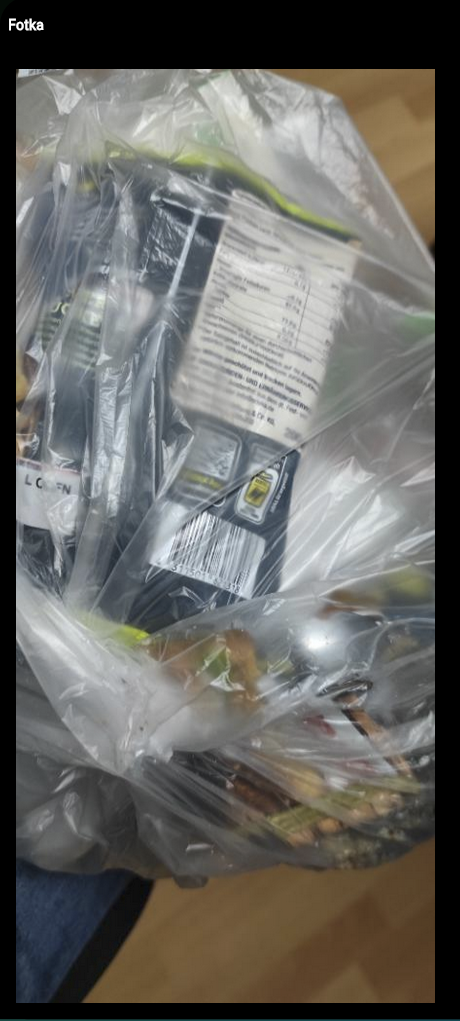 Fotka z niewłaściwie posortowanymi odpadami w systemie DiWaCo